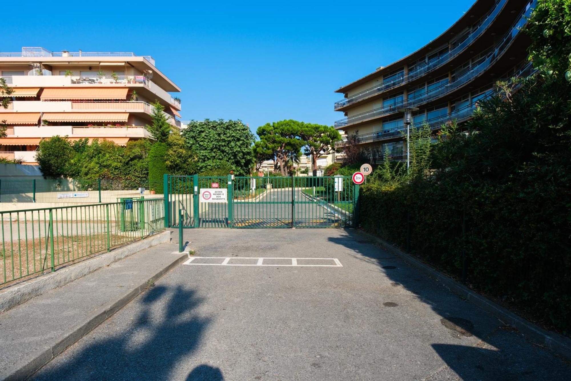 Apartment Bono Jacuzzi & Saint-Laurent-du-Var