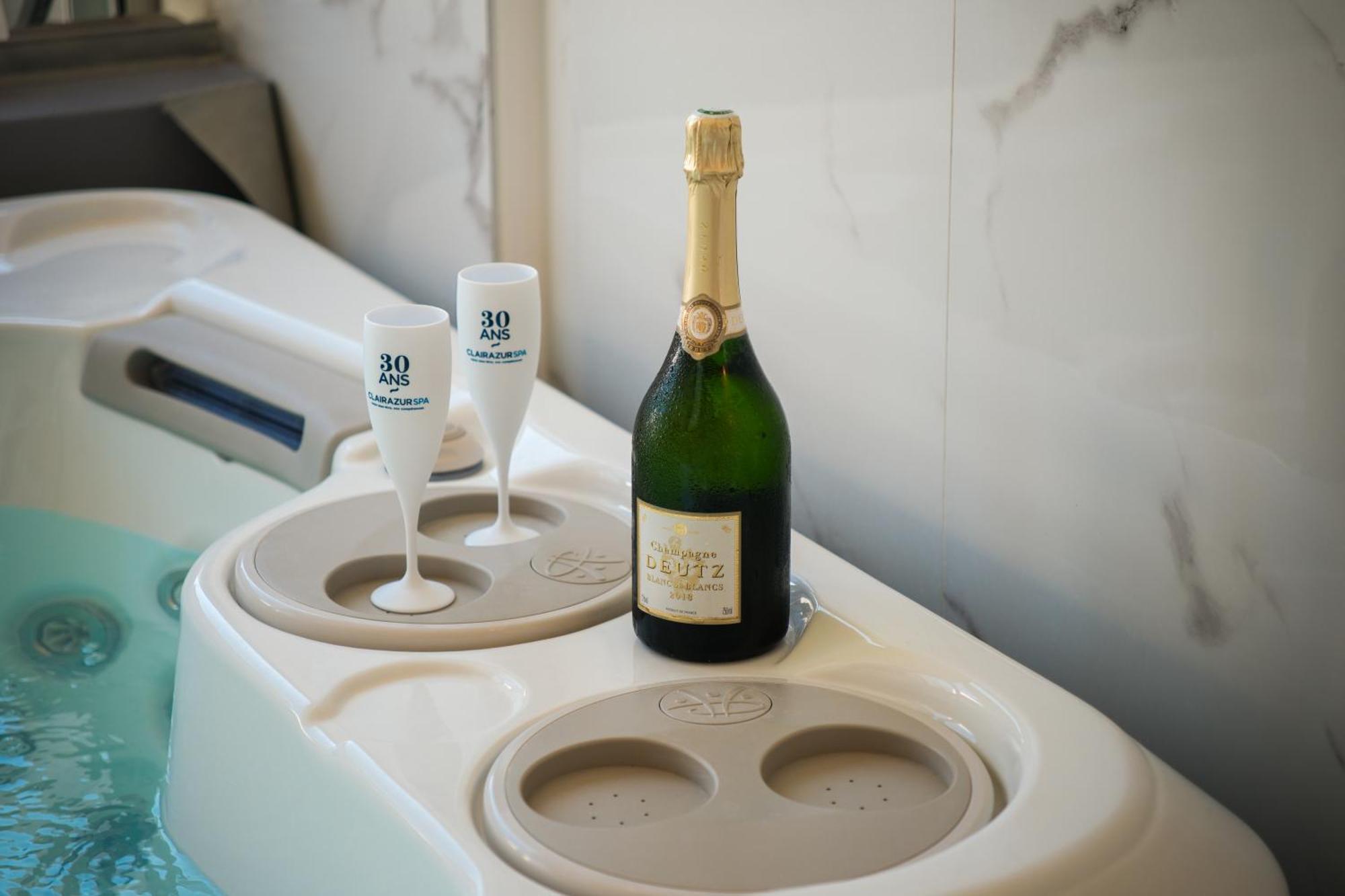 Bono Jacuzzi & Saint-Laurent-du-Var