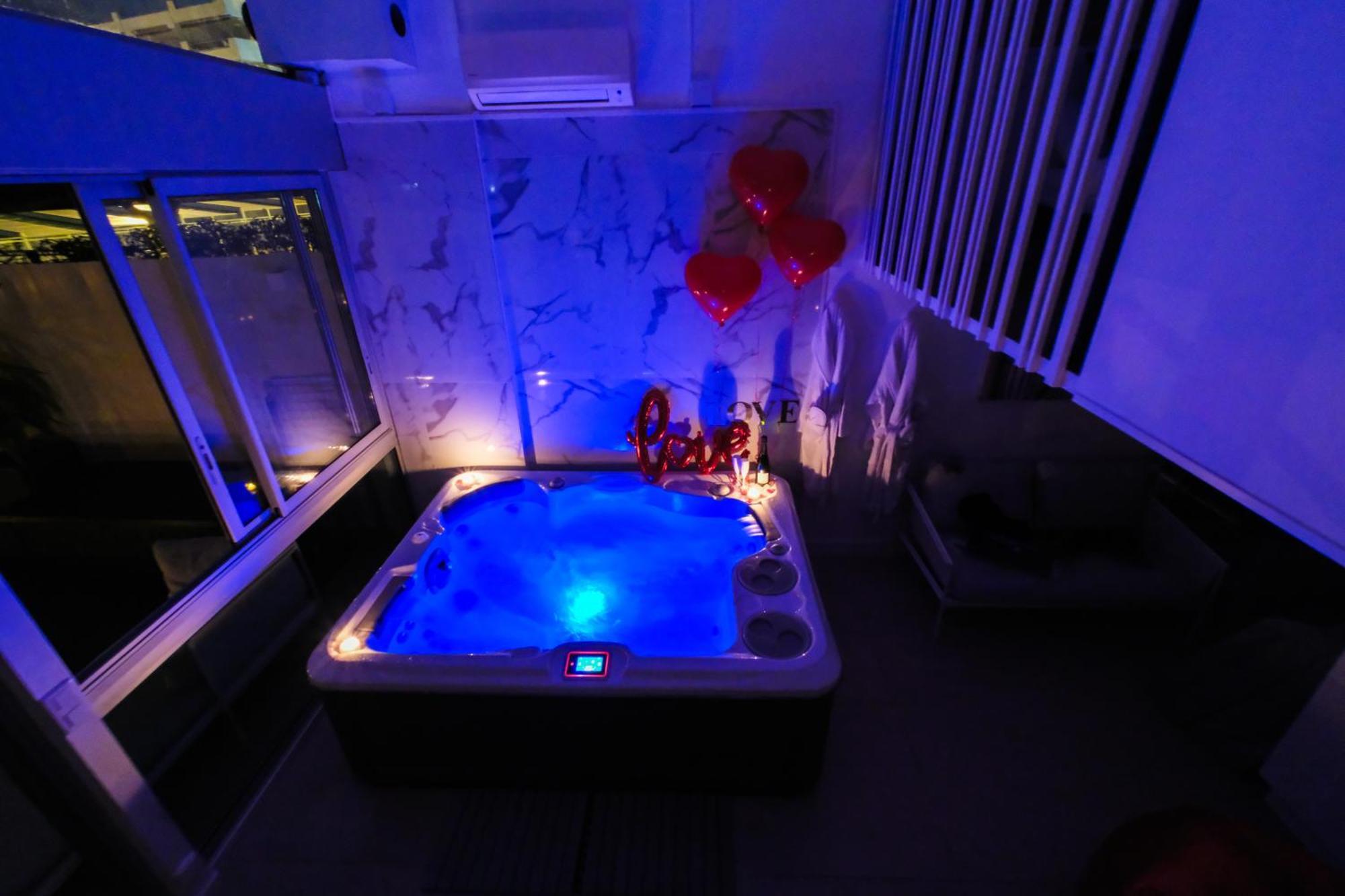 Bono Jacuzzi & * Saint-Laurent-du-Var