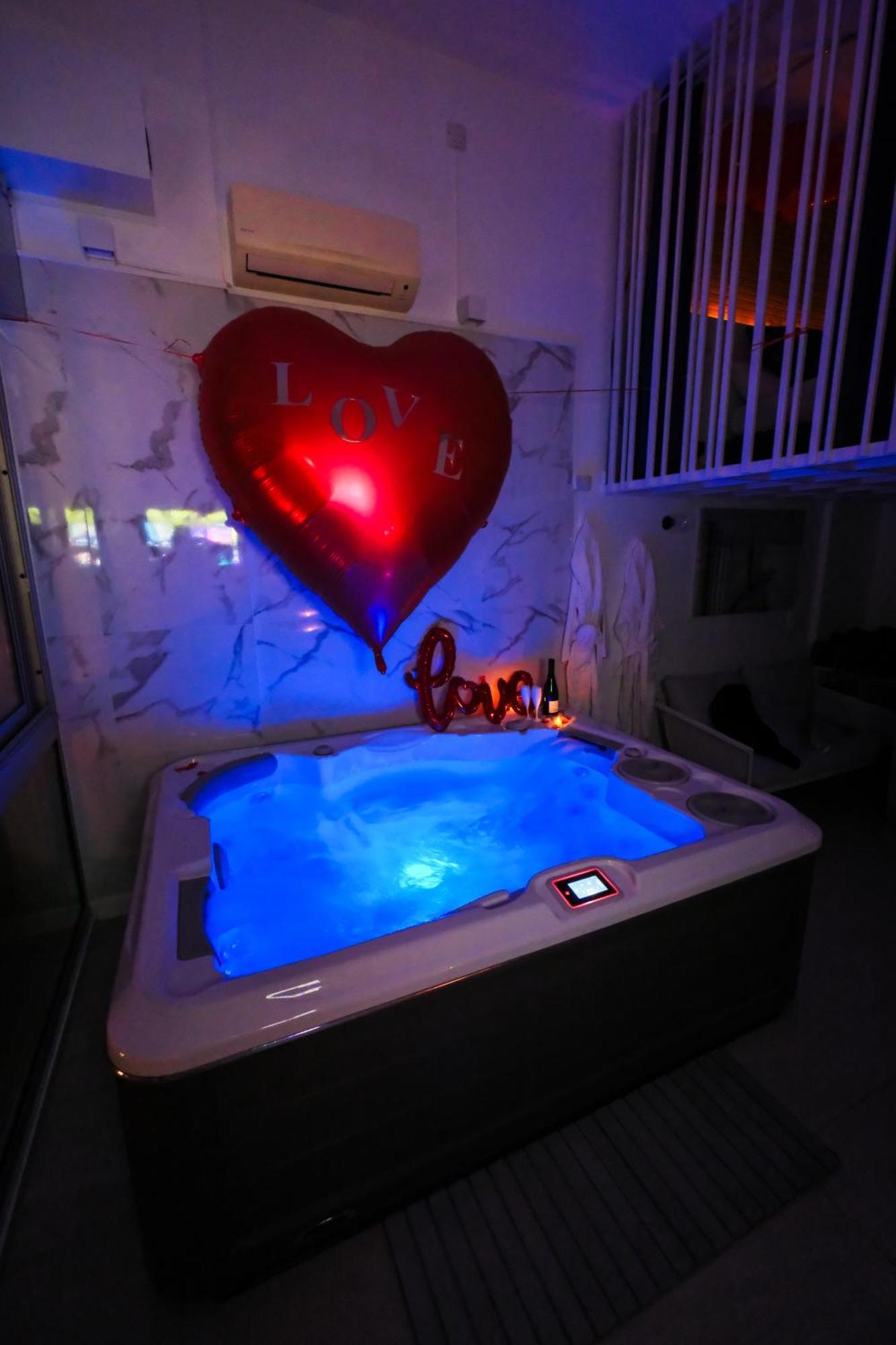 Apartment Bono Jacuzzi & Saint-Laurent-du-Var